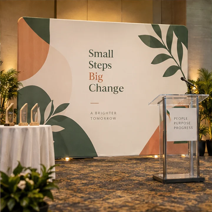 Straight Fabric Backdrop: brand an awards event - Hall presentation area